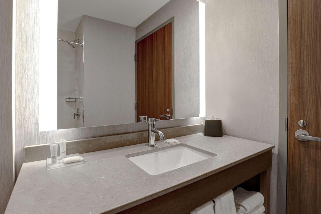 Hyatt Place Ottawa West エクステリア 写真